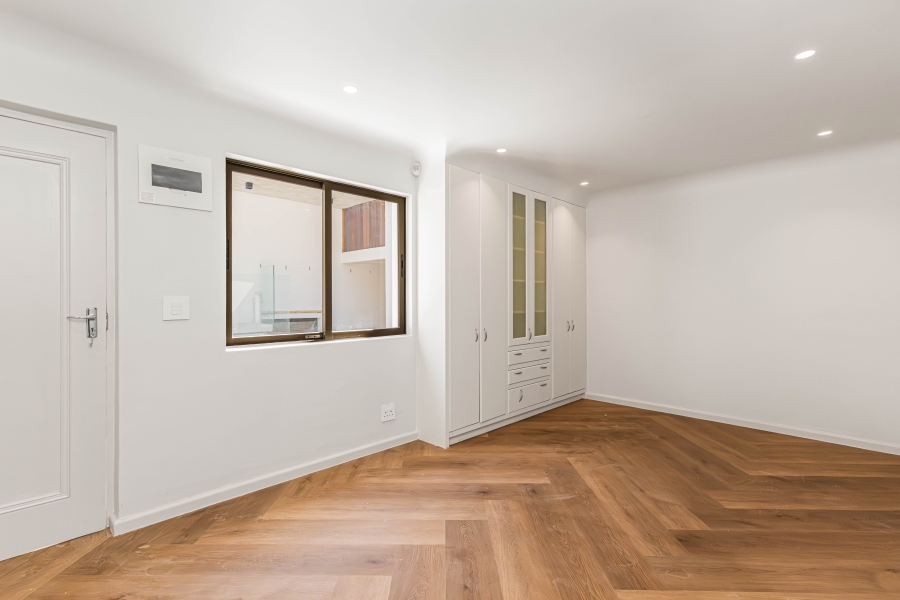 3 Bedroom Property for Sale in Fresnaye Western Cape